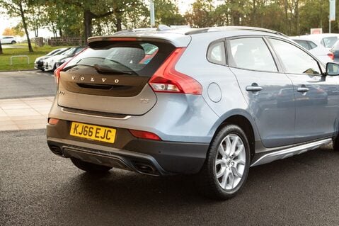 Volvo V40 T3 CROSS COUNTRY PRO 8