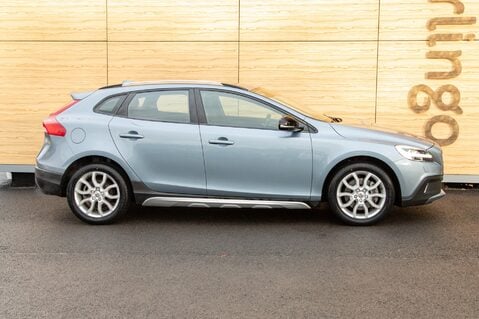 Volvo V40 T3 CROSS COUNTRY PRO 12