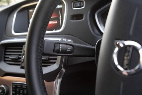 Volvo V40 T3 CROSS COUNTRY PRO 17