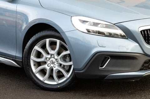 Volvo V40 T3 CROSS COUNTRY PRO 11