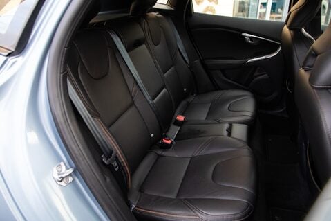 Volvo V40 T3 CROSS COUNTRY PRO 32