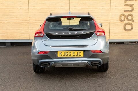 Volvo V40 T3 CROSS COUNTRY PRO 6