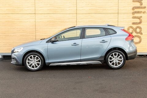 Volvo V40 T3 CROSS COUNTRY PRO 13