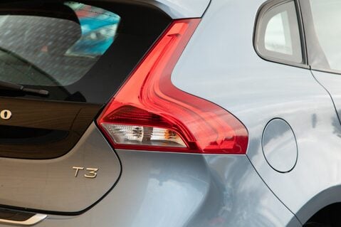 Volvo V40 T3 CROSS COUNTRY PRO 9