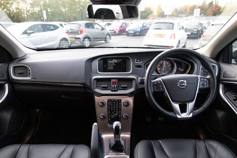 Volvo V40 T3 CROSS COUNTRY PRO 3