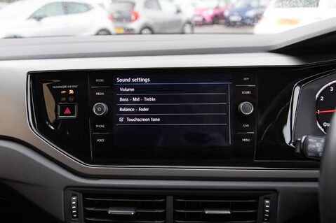 Volkswagen Polo SE TSI DSG 26