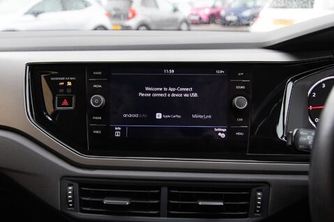 Volkswagen Polo SE TSI DSG 25