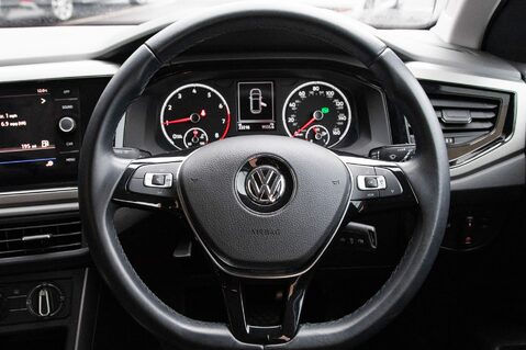 Volkswagen Polo SE TSI DSG 21