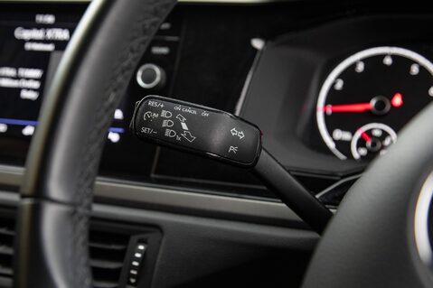 Volkswagen Polo SE TSI DSG 17