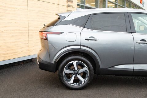 Nissan Qashqai DIG-T N-CONNECTA MHEV 7