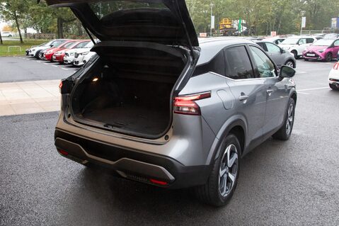 Nissan Qashqai DIG-T N-CONNECTA MHEV 33