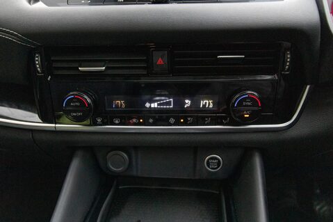 Nissan Qashqai DIG-T N-CONNECTA MHEV 31