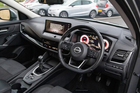 Nissan Qashqai DIG-T N-CONNECTA MHEV 4