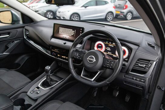 Nissan Qashqai DIG-T N-CONNECTA MHEV