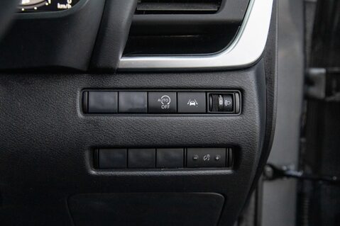 Nissan Qashqai DIG-T N-CONNECTA MHEV 16