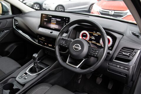 Nissan Qashqai DIG-T N-CONNECTA MHEV 4