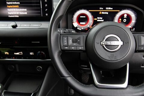 Nissan Qashqai DIG-T N-CONNECTA MHEV 19