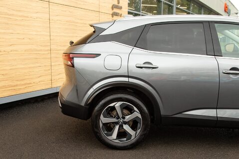 Nissan Qashqai DIG-T N-CONNECTA MHEV 7