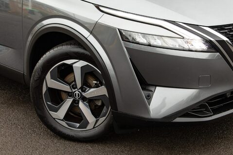 Nissan Qashqai DIG-T N-CONNECTA MHEV 10