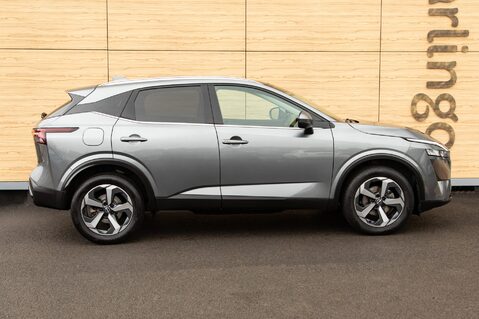 Nissan Qashqai DIG-T N-CONNECTA MHEV 12