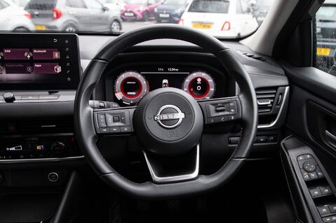 Nissan Qashqai DIG-T N-CONNECTA MHEV 21