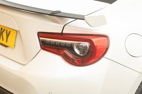 Toyota GT86 D-4S PRO 9