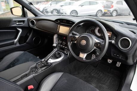 Toyota GT86 D-4S PRO
