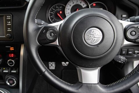 Toyota GT86 D-4S PRO 19