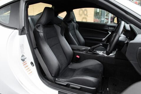 Toyota GT86 D-4S PRO 28