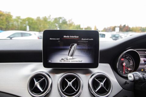 Mercedes-Benz GLA Class GLA 200 D 4MATIC AMG LINE EXECUTIVE 24