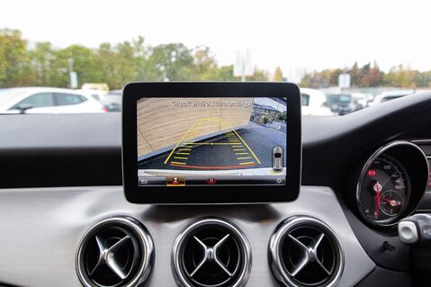 Mercedes-Benz GLA Class GLA 200 D 4MATIC AMG LINE EXECUTIVE 38