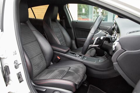 Mercedes-Benz GLA Class GLA 200 D 4MATIC AMG LINE EXECUTIVE 40
