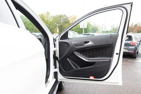 Mercedes-Benz GLA Class GLA 200 D 4MATIC AMG LINE EXECUTIVE 14
