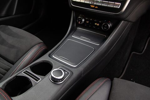 Mercedes-Benz GLA Class GLA 200 D 4MATIC AMG LINE EXECUTIVE 41