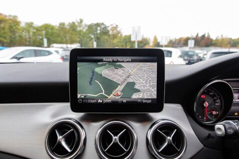 Mercedes-Benz GLA Class GLA 200 D 4MATIC AMG LINE EXECUTIVE 30