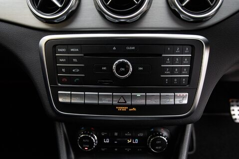 Mercedes-Benz GLA Class GLA 200 D 4MATIC AMG LINE EXECUTIVE 42