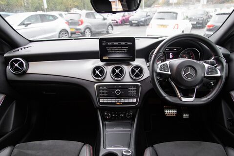 Mercedes-Benz GLA Class GLA 200 D 4MATIC AMG LINE EXECUTIVE 3