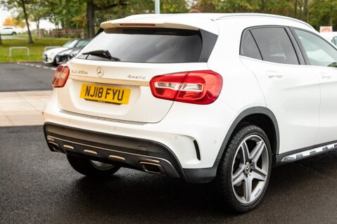 Mercedes-Benz GLA Class GLA 200 D 4MATIC AMG LINE EXECUTIVE 8