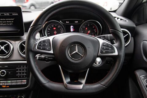 Mercedes-Benz GLA Class GLA 200 D 4MATIC AMG LINE EXECUTIVE 21
