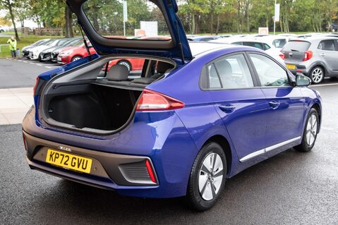 Hyundai IONIQ SE CONNECT MHEV 34