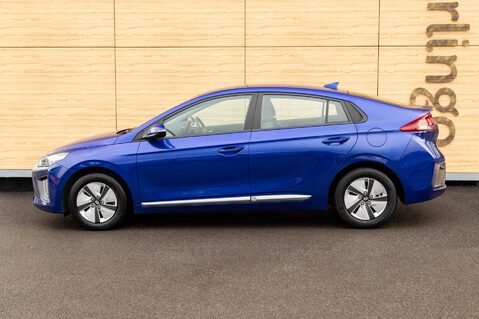 Hyundai IONIQ SE CONNECT MHEV 13