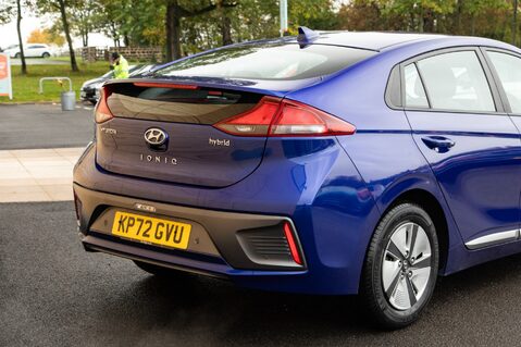 Hyundai IONIQ SE CONNECT MHEV 8