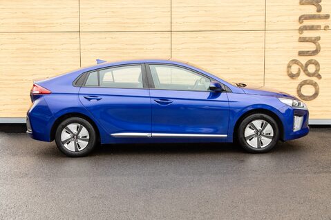 Hyundai IONIQ SE CONNECT MHEV 12