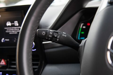 Hyundai IONIQ SE CONNECT MHEV 17