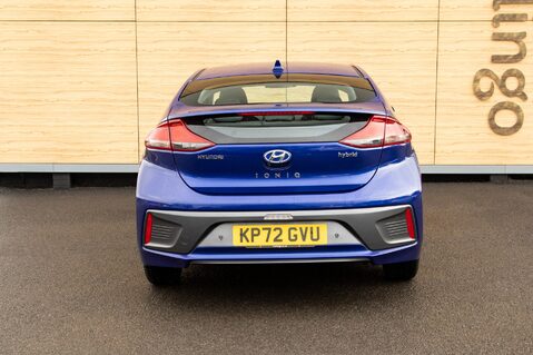Hyundai IONIQ SE CONNECT MHEV 6