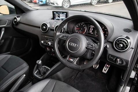 Audi A1 SPORTBACK TFSI S LINE NAV 4