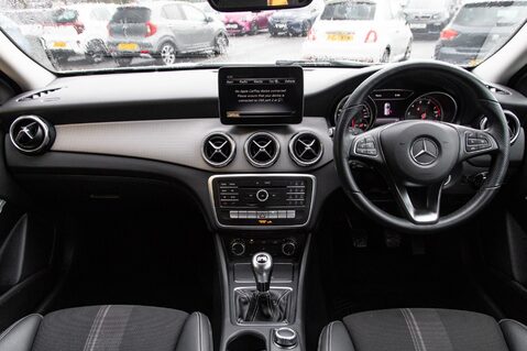 Mercedes-Benz GLA Class GLA 180 URBAN EDITION 3