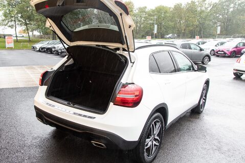 Mercedes-Benz GLA Class GLA 180 URBAN EDITION 33