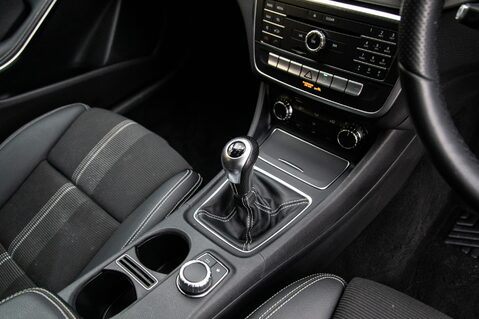 Mercedes-Benz GLA Class GLA 180 URBAN EDITION 29