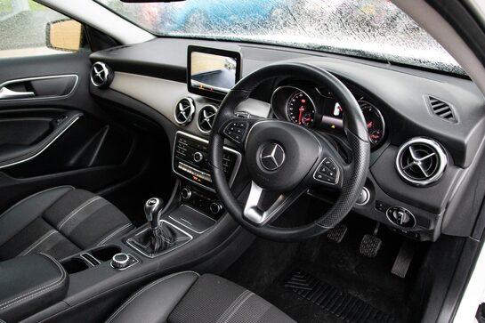 Mercedes-Benz GLA Class GLA 180 URBAN EDITION